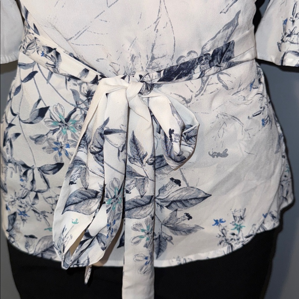 Elegant Alex Marie Wrap Around Blouse - Size Medium - Picture 6 of 8